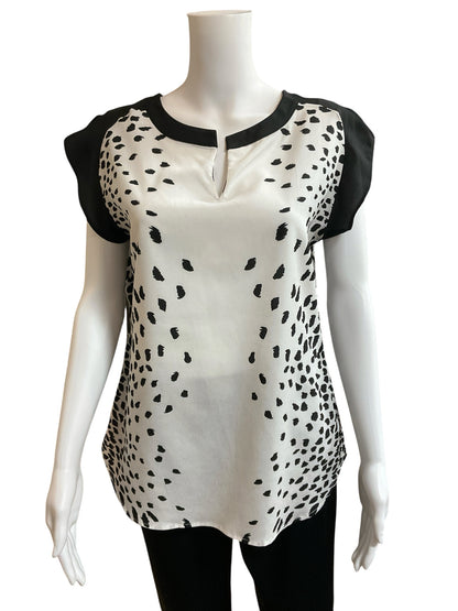 New York &amp;amp; Company Spotted Print Cap Sleeve Blouse Top | Size Small - ONLINE ONLY