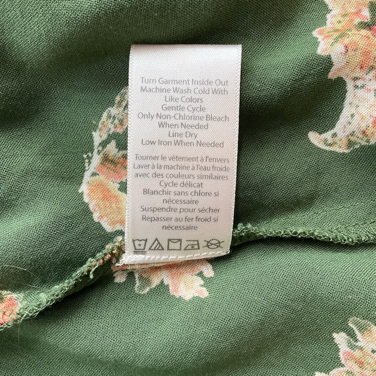 Coldwater Creek green and orange pumpkin print ladies top, size 1X, featuring a relaxed fit and vibrant autumn design.