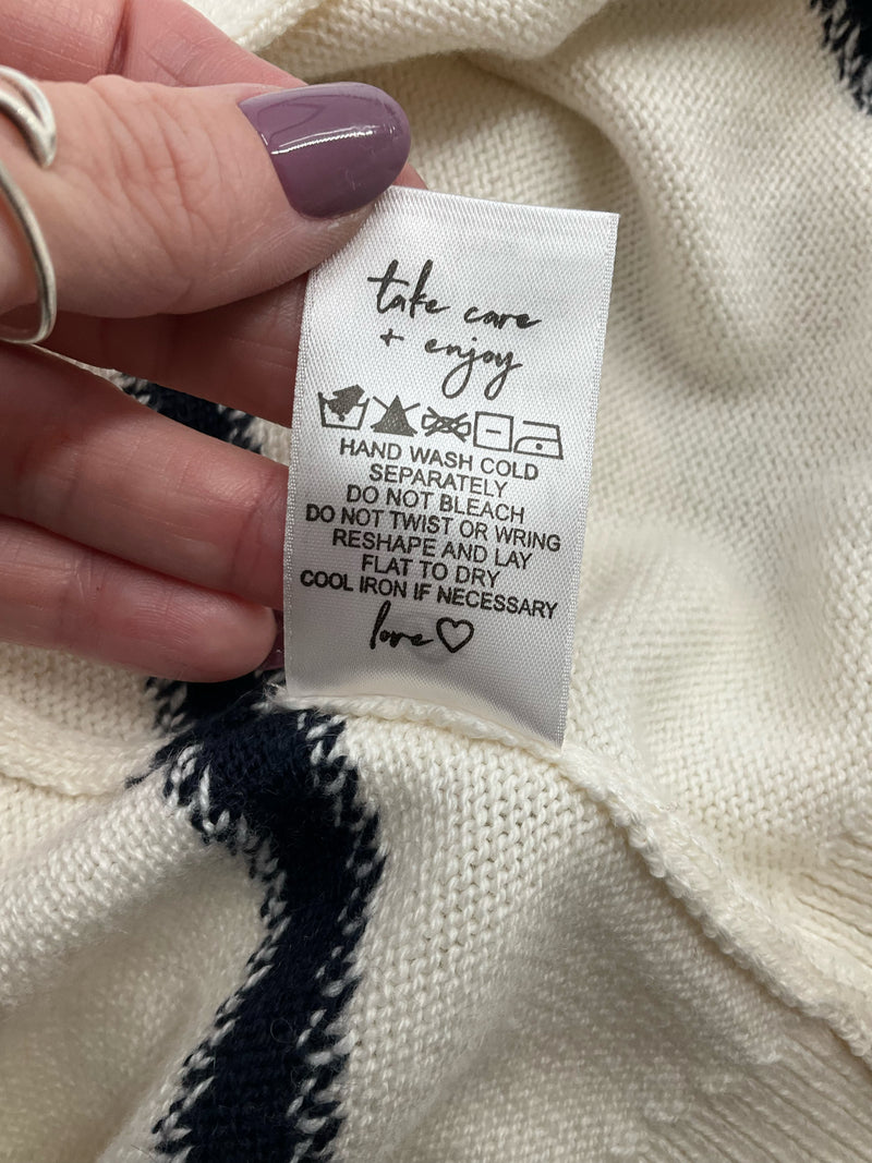 Nic & Zoe White/Navy Stripe Pre-Owned Ladies Casual Top - Size Medium