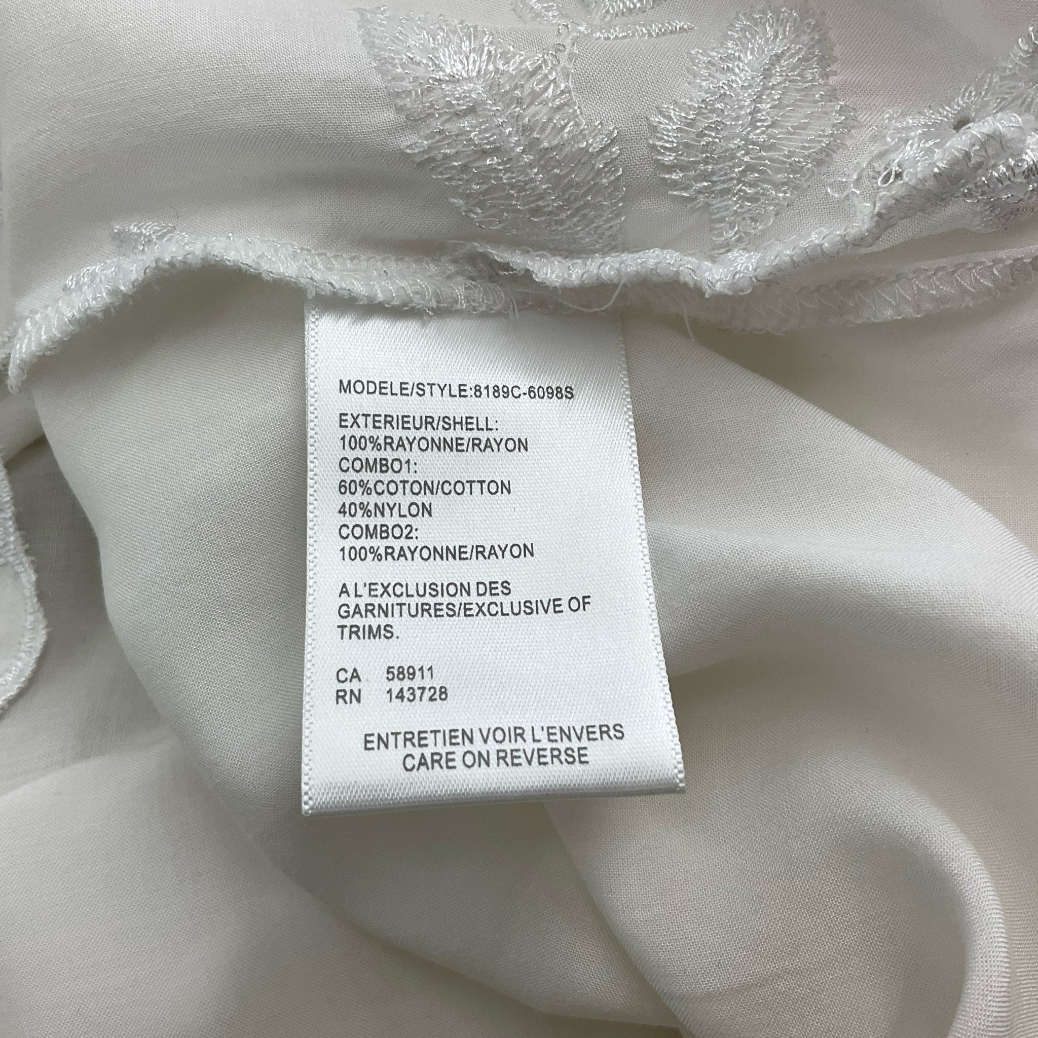 Tribella White Solid Pre-Owned Ladies Top - Size Small Petite - Margaret’s Fine Consignment