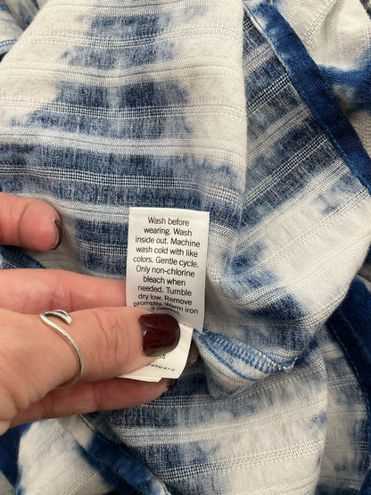 Sonoma Blue/White Print Pre-Owned Ladies Top - Size Medium Petite - Margaret’s Fine Consignment