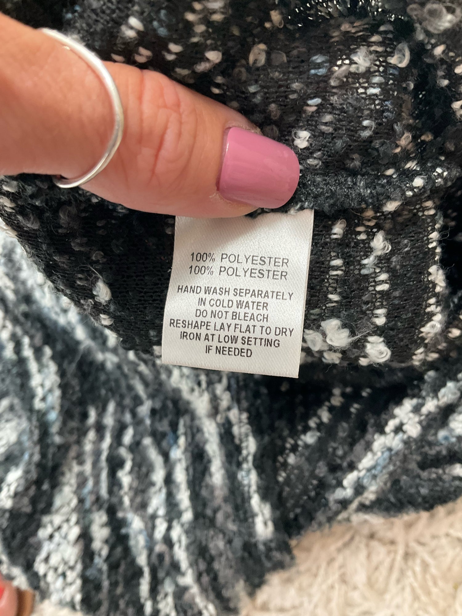 5/48 Black/White Heathered Pre-Owned Ladies Top - Size Small Petite - Margaret’s Fine Consignment