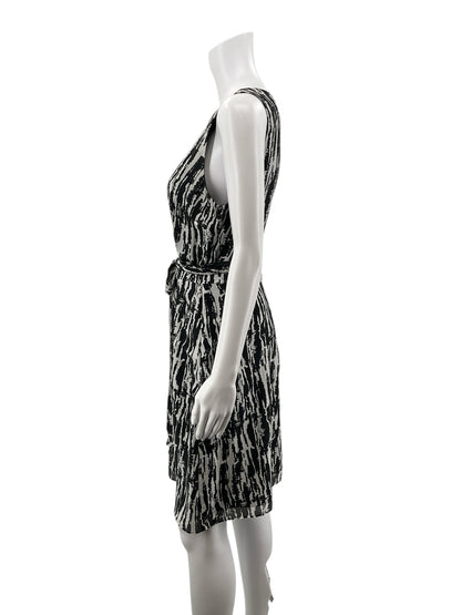 Ann Taylor White/Black Print Pre-Owned Ladies Dress - Size 4