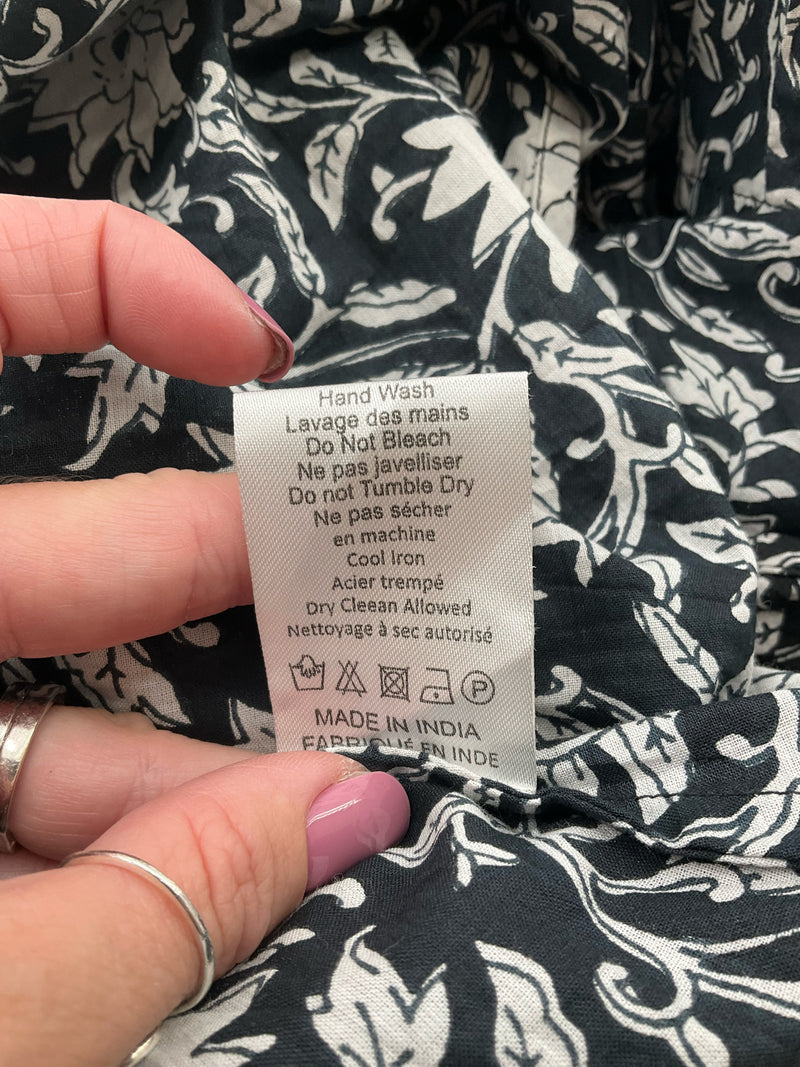 Dress Addict Black/White Floral Pre-Owned Ladies Dress - Size Medium