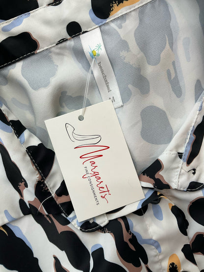 Beachsiss white and black animal print button-down blouse for women, collared and casual, size medium by Speechless.