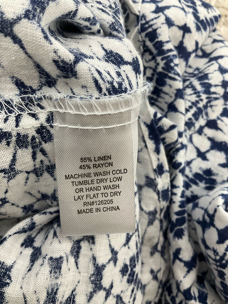 Four Dreamers White/Blue Print Pre-Owned Ladies Top - Size Medium