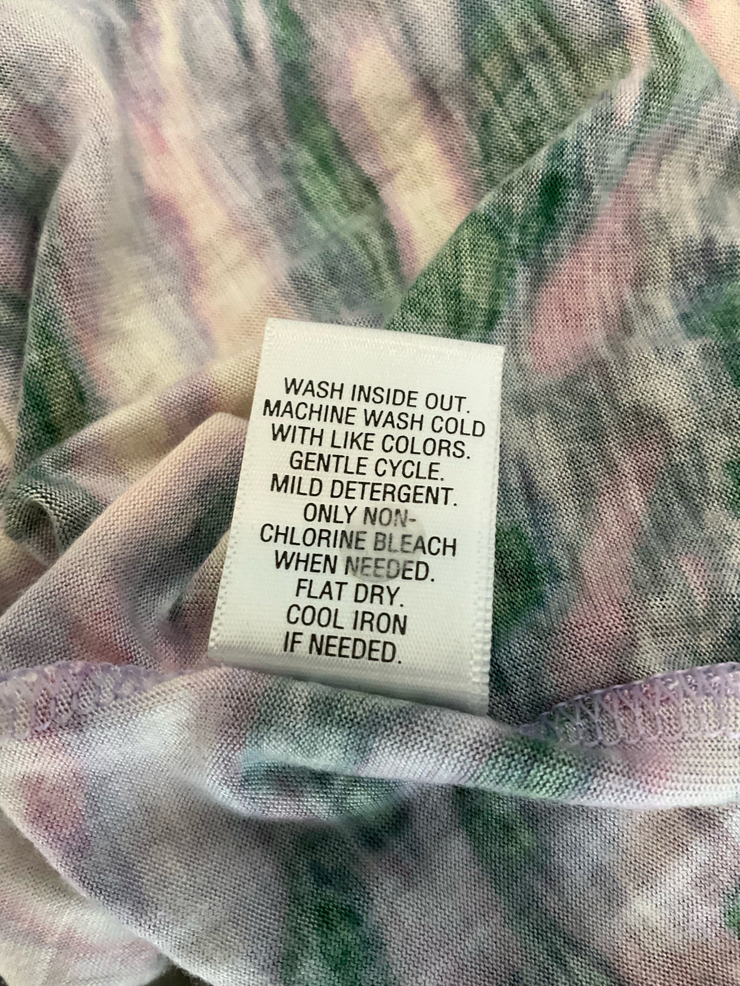 Simply Vera Vera Wang XL Watercolor Print V-Neck Top | Pre-Owned Rayon Blouse