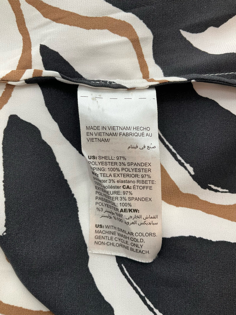 Chico White/Brown/Black Print Pre-Owned Ladies Top - Size Small