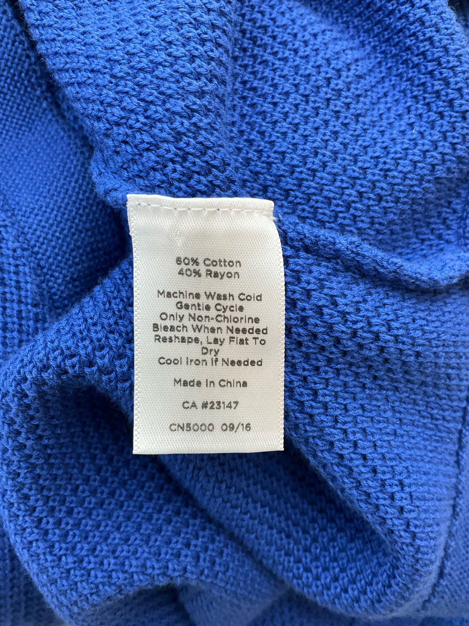 Talbots blue textured ladies tunic top in size medium, featuring a casual and classic preppy style, perfect for layering.