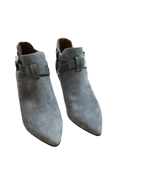 Donald Pliner Devi Gray Suede Cutout Buckle Ankle Booties Size 7