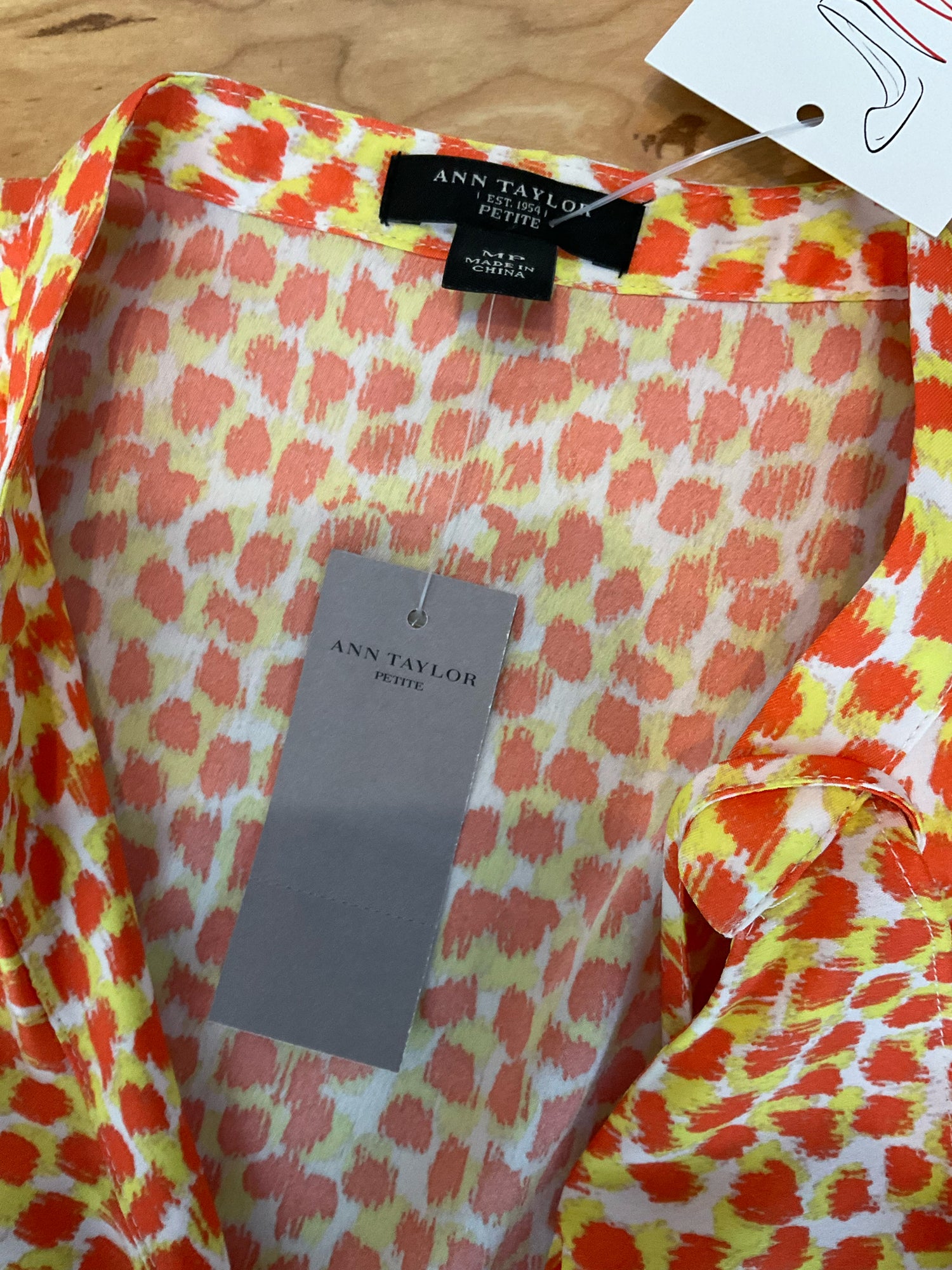 Ann Taylor Petite Abstract Ruffle V-Neck Blouse NWT Size MP