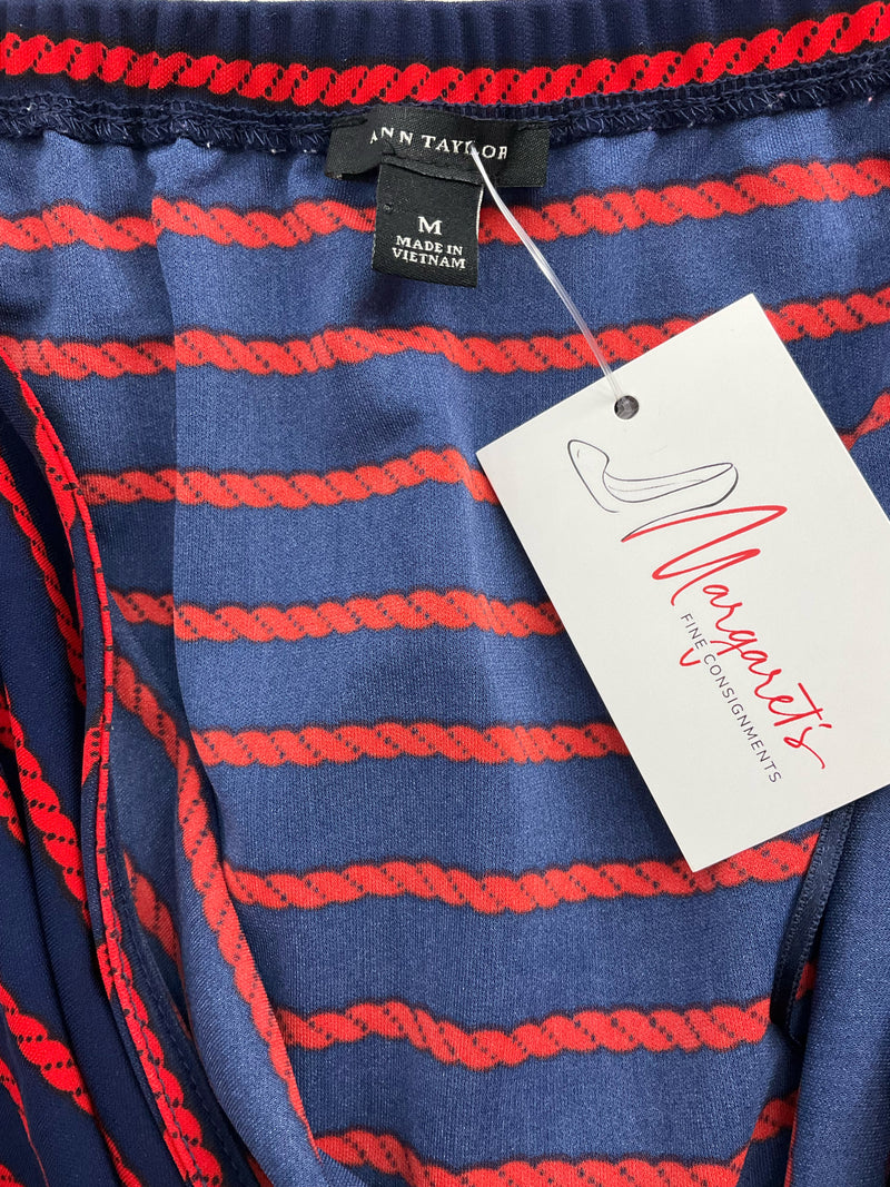 Ann Taylor Navy/Red Rope Pre-Owned Ladies Top - Size Medium
