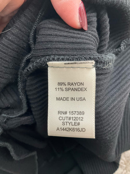 Black ribbed cropped top by Altar&