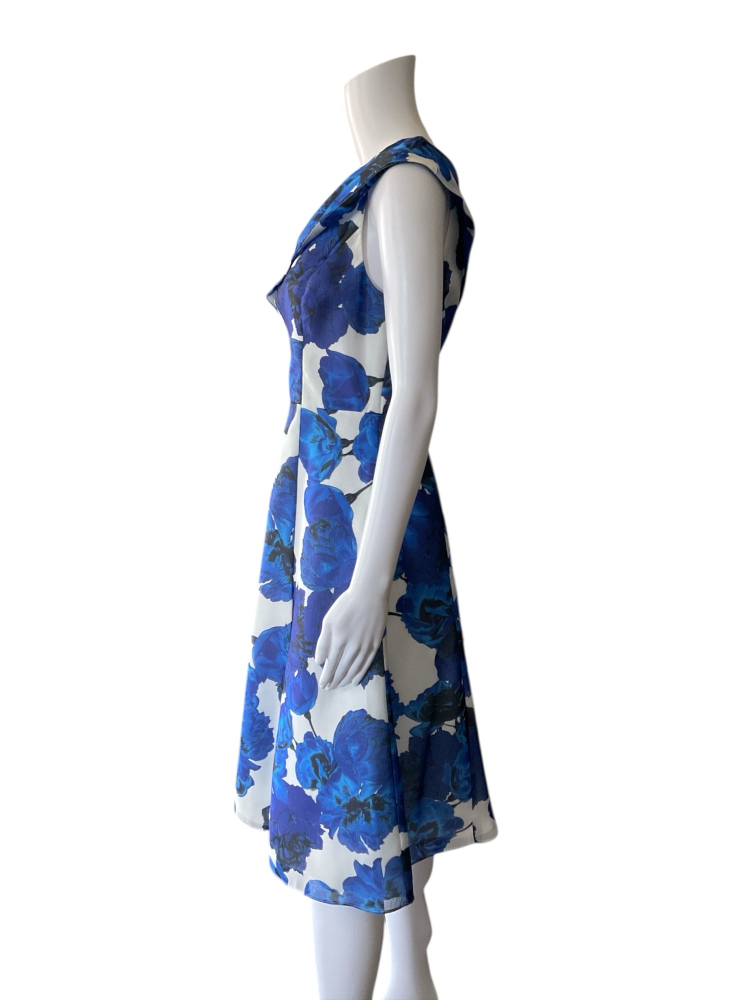 Adrianna Papell Blue/White Floral Pre-Owned Ladies Dress - Size 4