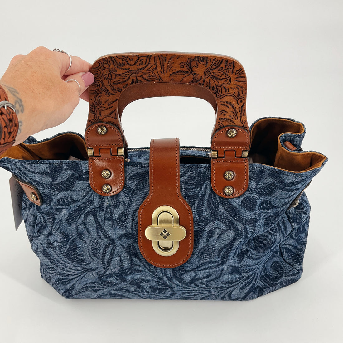 Patricia Nash Blue Denim Pre-Owned Ladies Purse