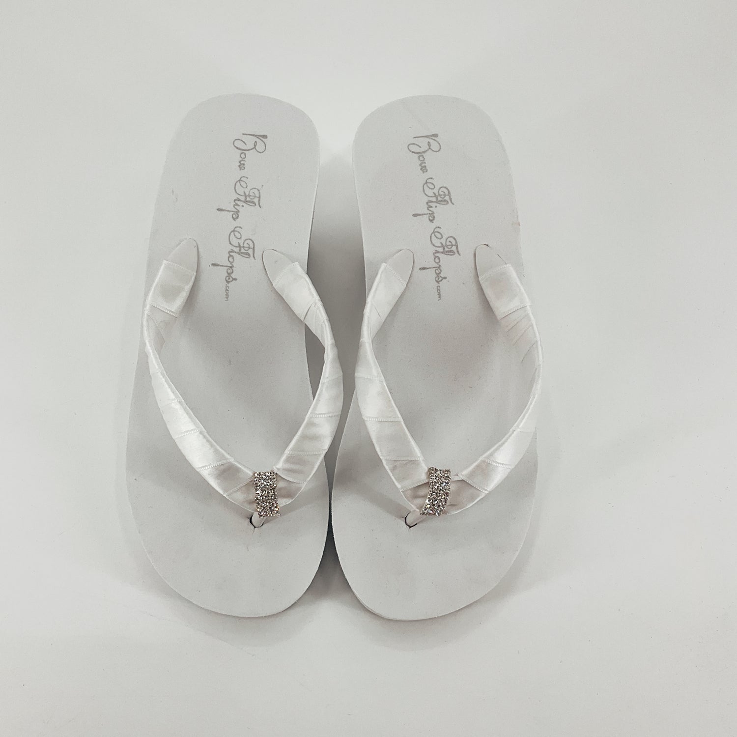 Pour Elle White Satin Bridal Wedge Flip Flops Rhinestone Buckle Size 7