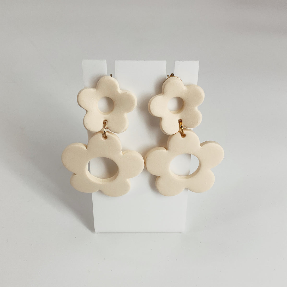 Cream Floral Ladies Pre-Owned Stud Earrings - Margaret’s Fine Consignment