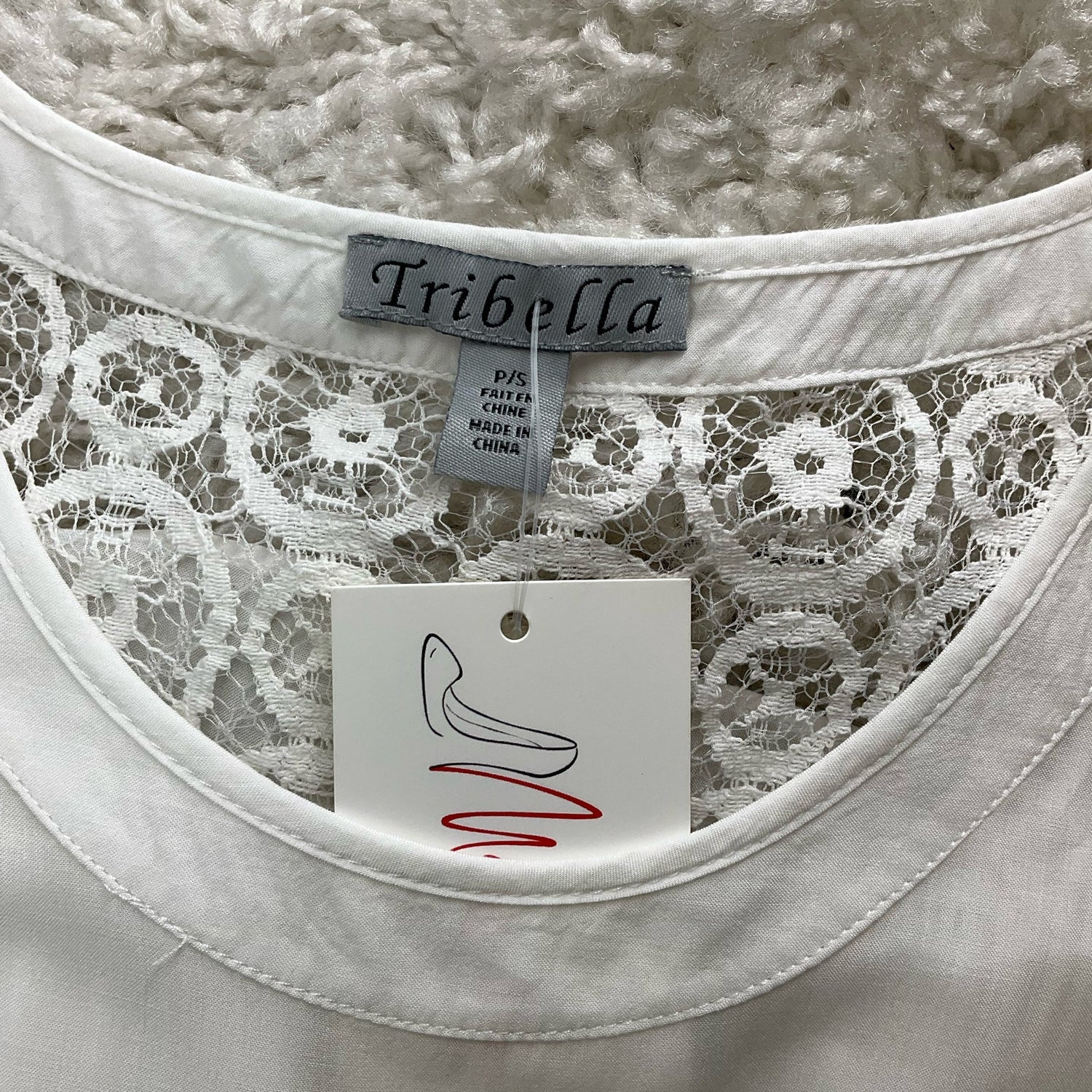 Tribella White Solid Pre-Owned Ladies Top - Size Small Petite - Margaret’s Fine Consignment