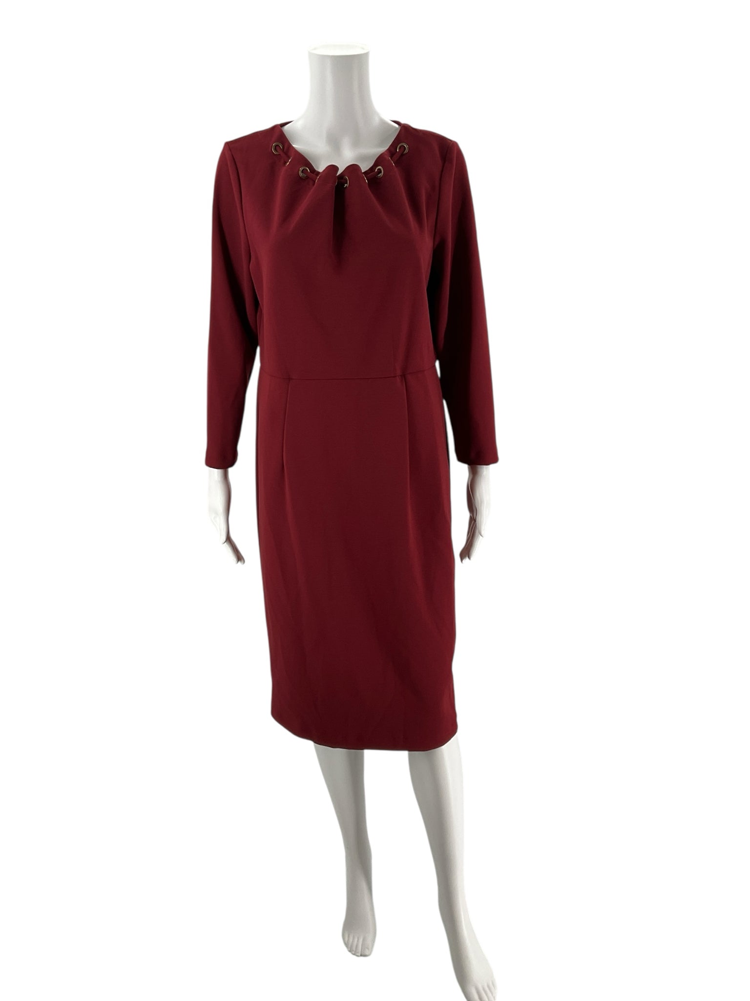 Spence burgundy solid pre-owned ladies dress, size 14, featuring a classic design and elegant silhouette.