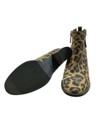 Aqua College Sage Leopard Print Waterproof Suede Ankle Booties Size 9