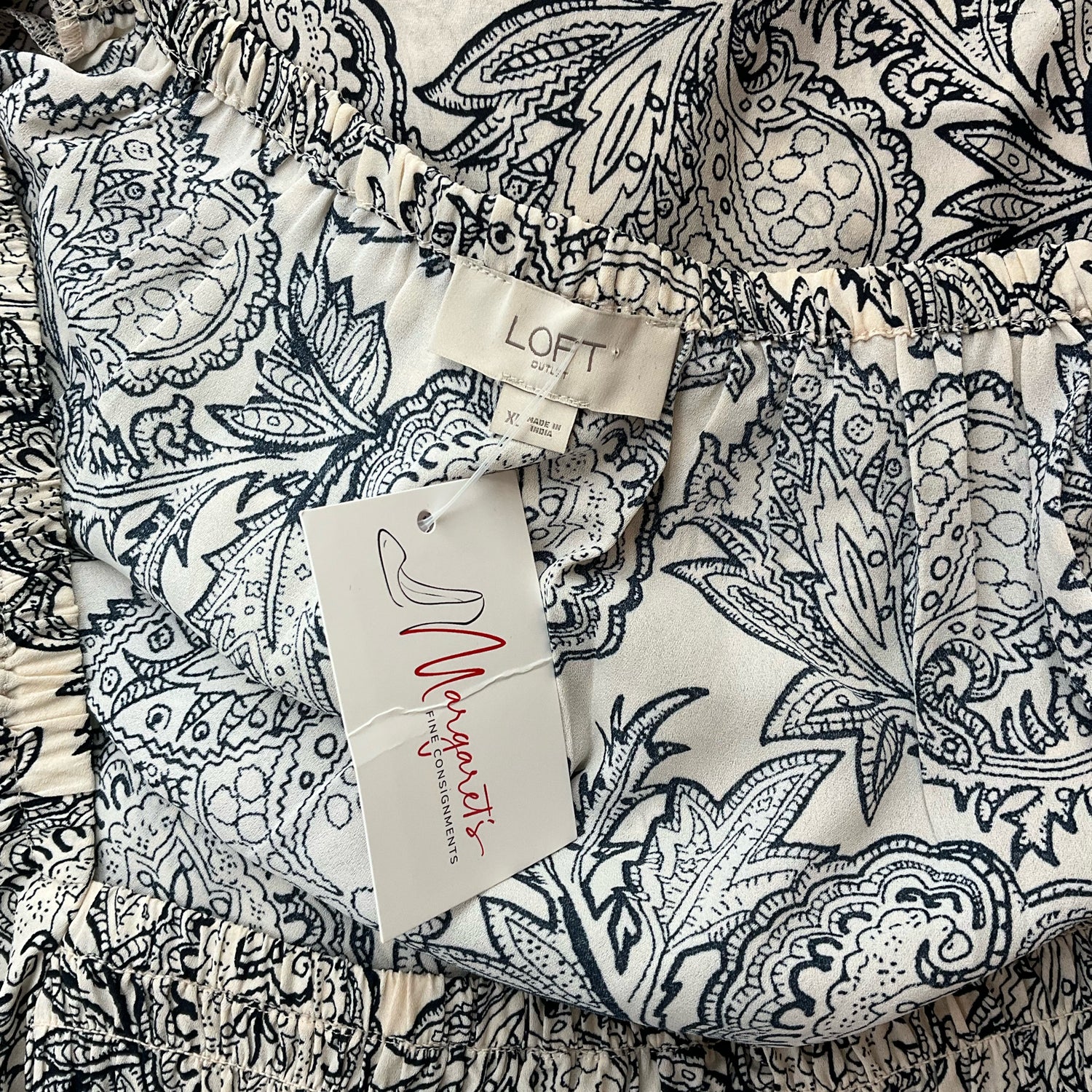 Loft Cream/Navy Paisley Pre-Owned Ladies Top - Size XL - Margaret’s Fine Consignment