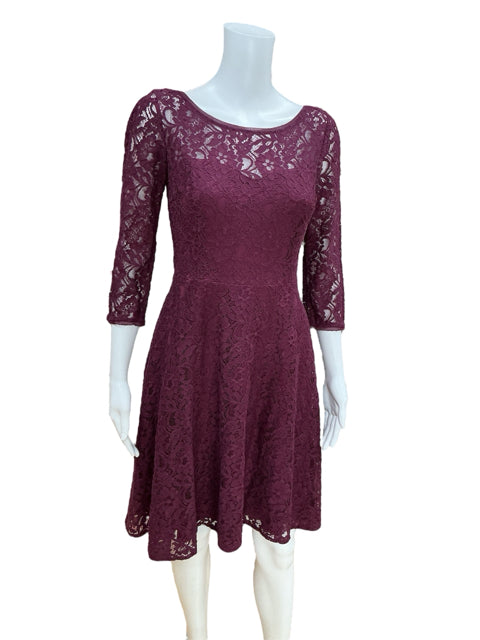 White House Blk Mkt Size 2 maroon Lace Dress