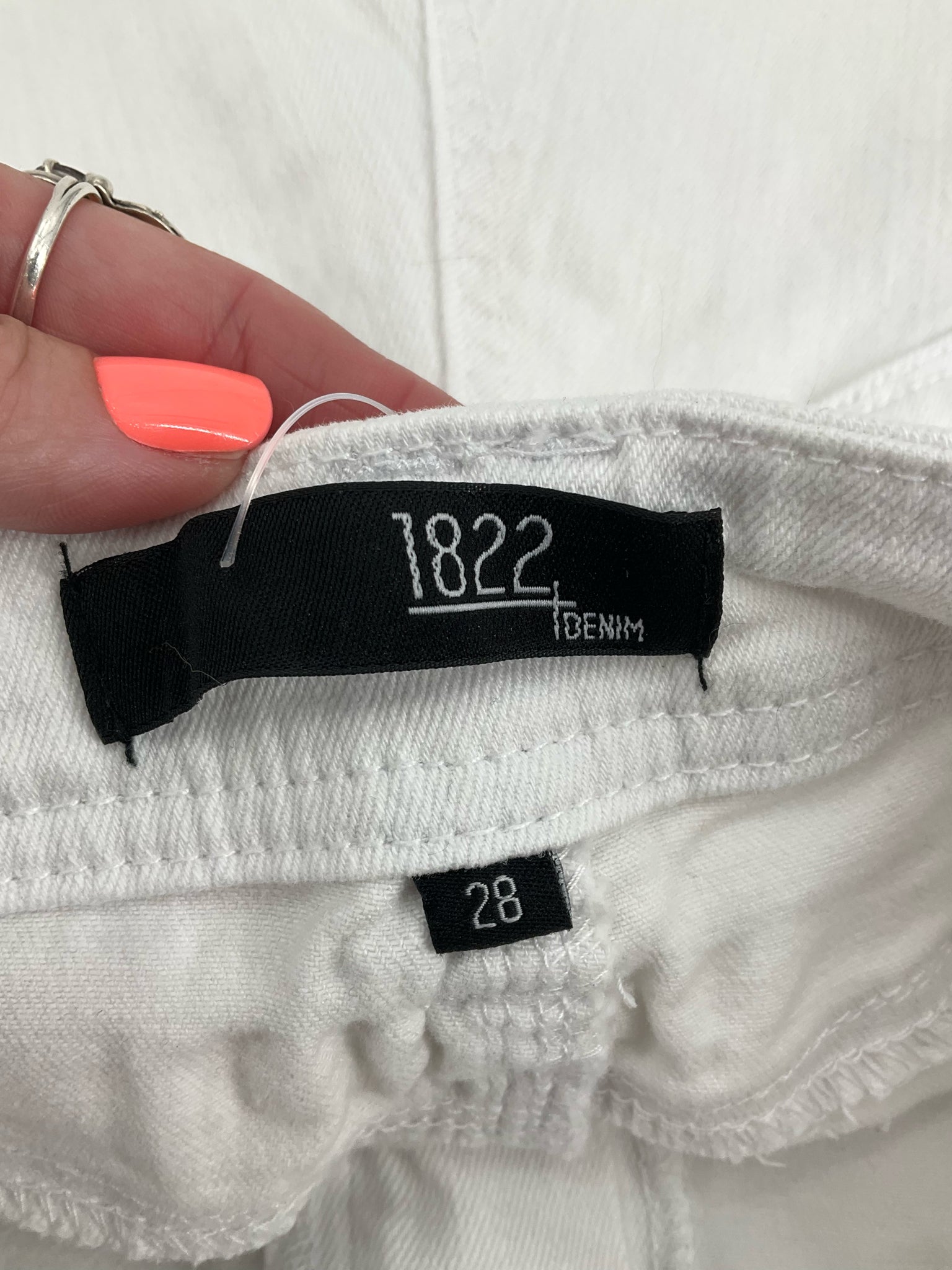 1822 Denim White Frayed Hem Cutoff Shorts Size 6 / 28