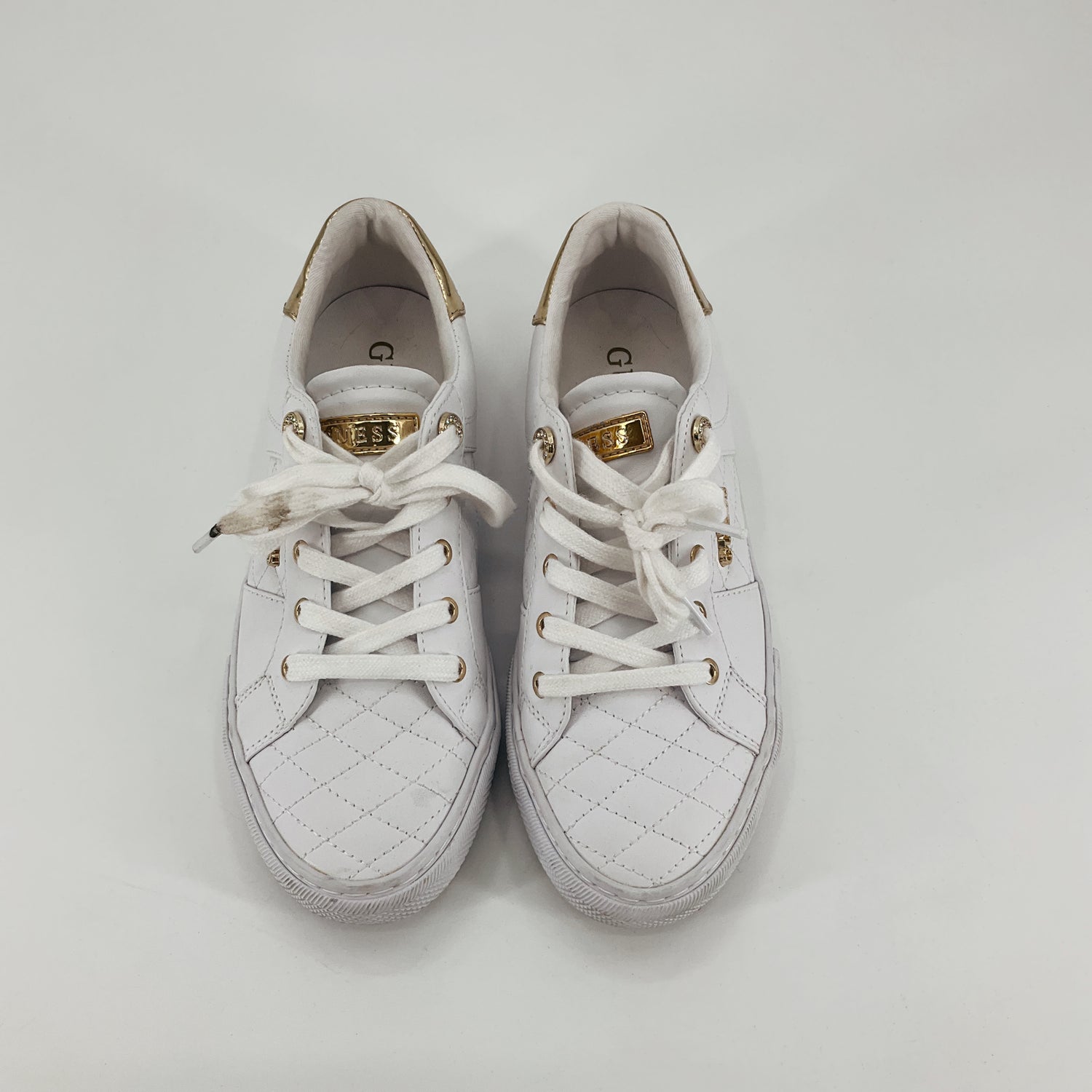 GUESS Loven Quilted Low-Top Fashion Sneakers White Gold - Size 8