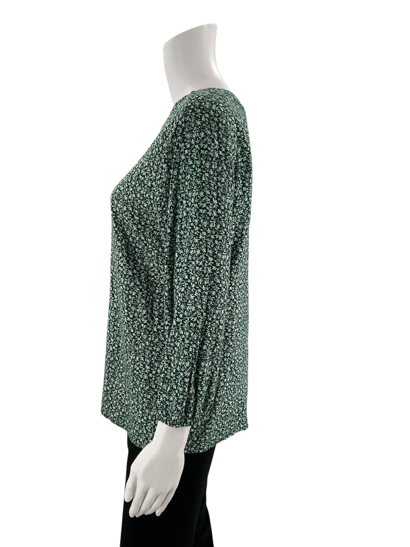 Croft & Barrow Green/White Print Pre-Owned Ladies Top - Size Medium