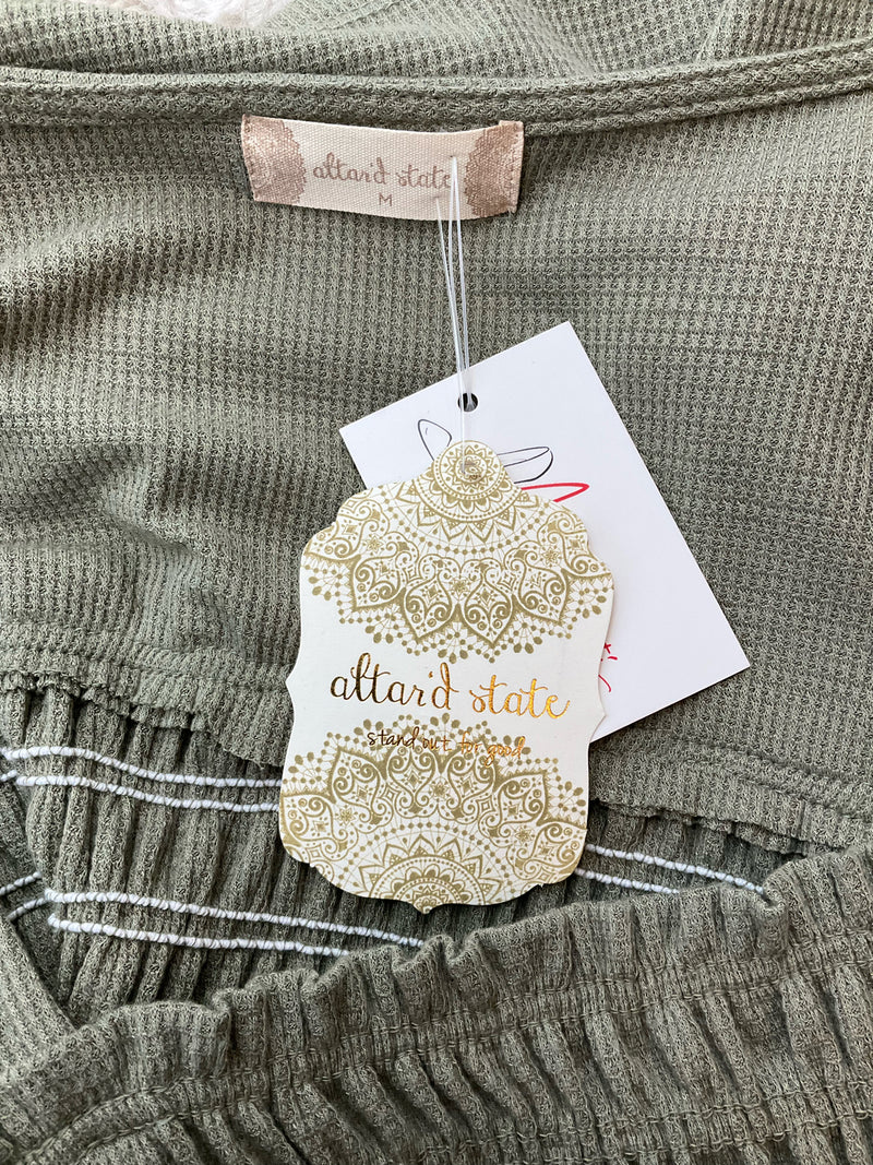 A'ltard State Olive Pre-Owned Ladies Casual Top - Size Medium