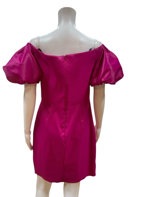 Sho Fuschia Solid Pre-Owned Ladies New With Tags Dress - Size Medium
