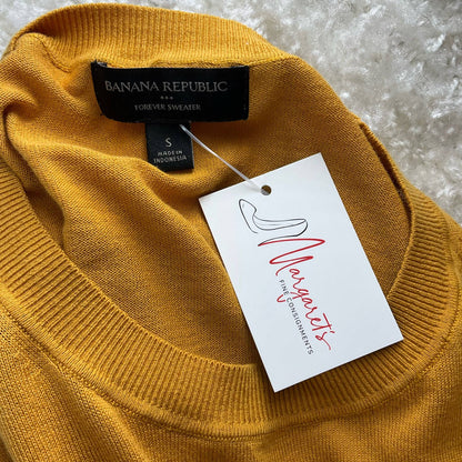Banana Republic Mustard Solid Top - Size Small - Margaret’s Fine Consignment