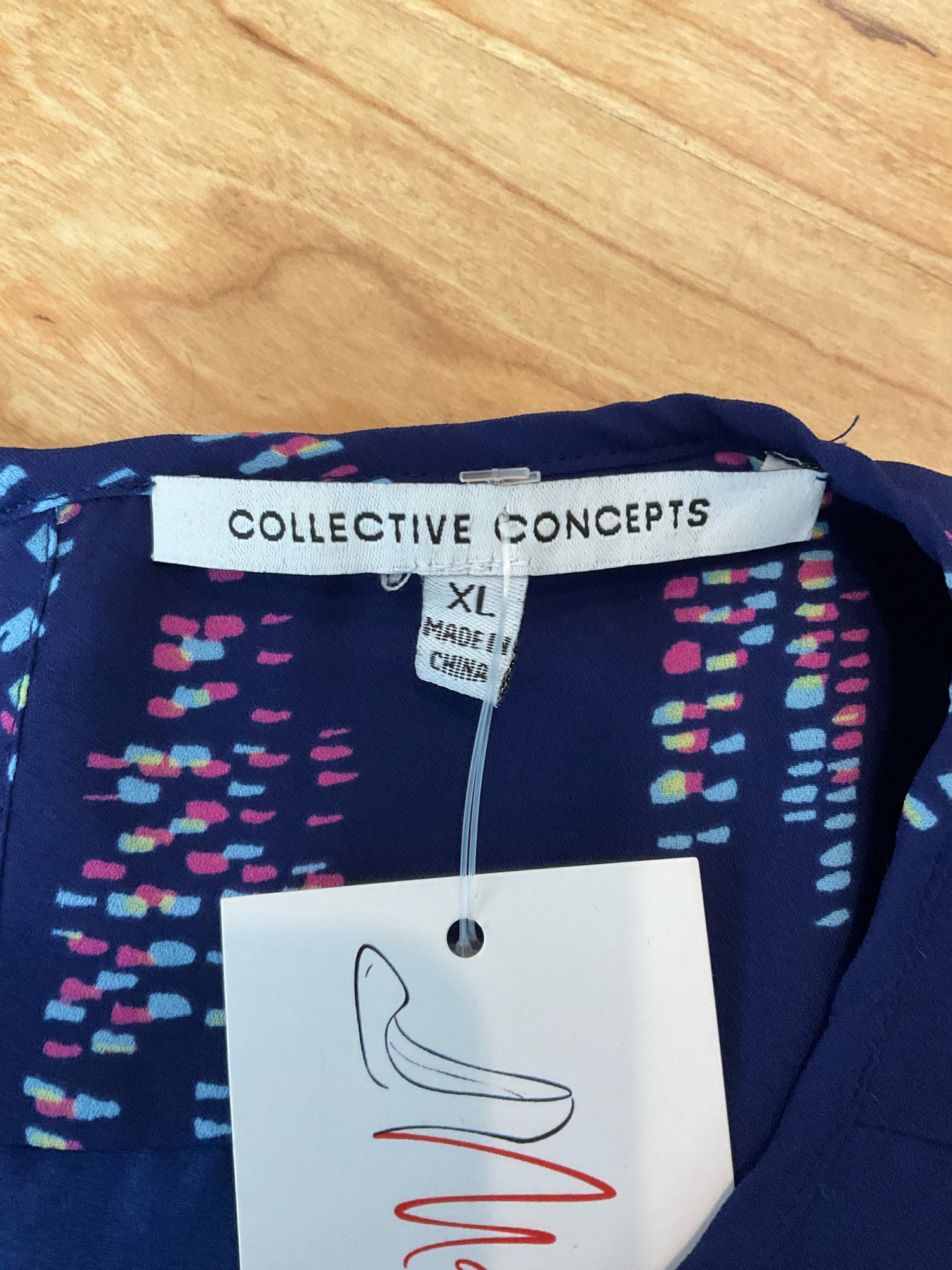 Collective Concepts Pixel Print Pleated V-Neck Sleeveless Blouse XL