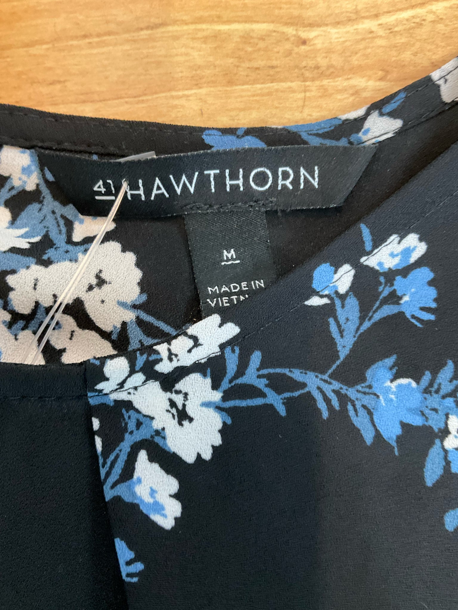 41 Hawthorn Anora Floral Keyhole Blouse Black Blue White Size Medium