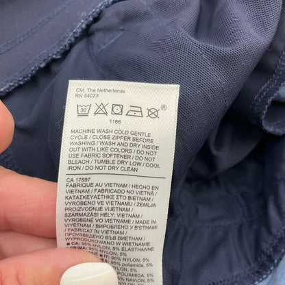 Athleta blue floral activewear for women, size 6, featuring a vibrant floral pattern and comfortable fit.