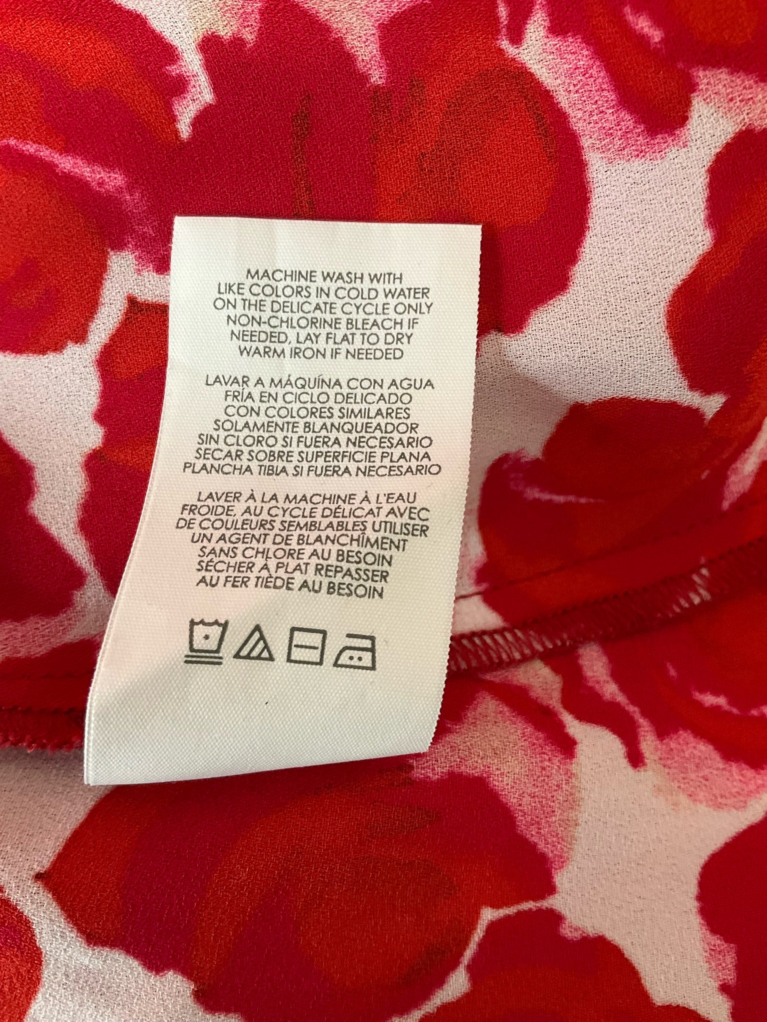 cabi White/Red Sleeveless Valentine Blouse Red Floral Ruffle V-Neck Sleeveless Top Size Large - Size L