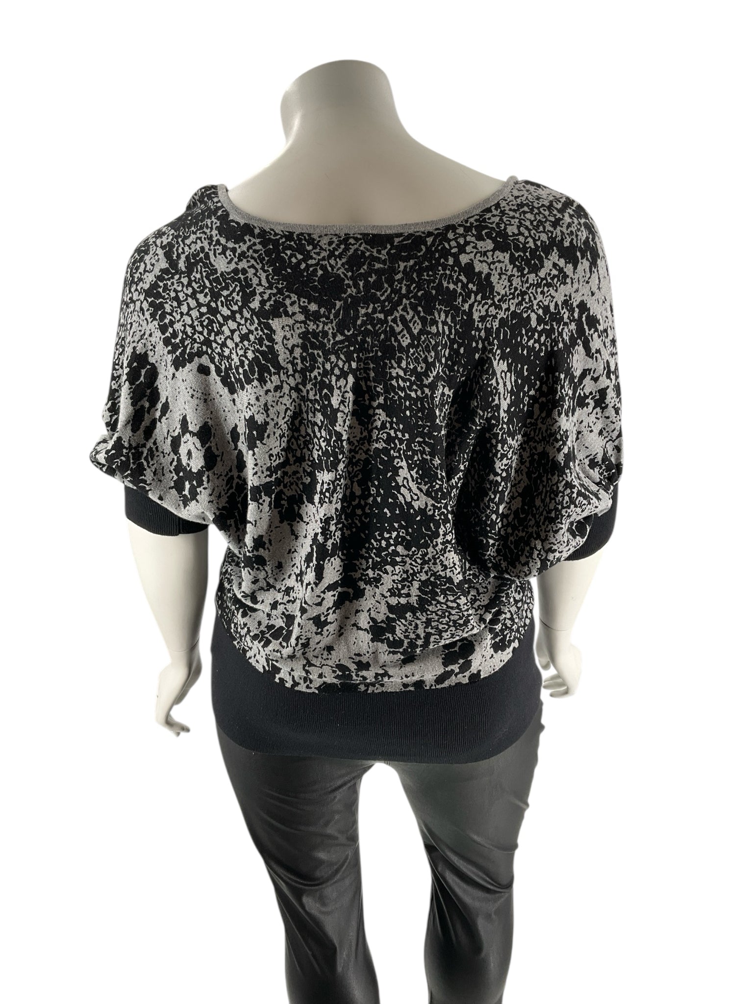 Worthington Black/Gray Print Pre-Owned Ladies Short Sleeve Top - Size 1X