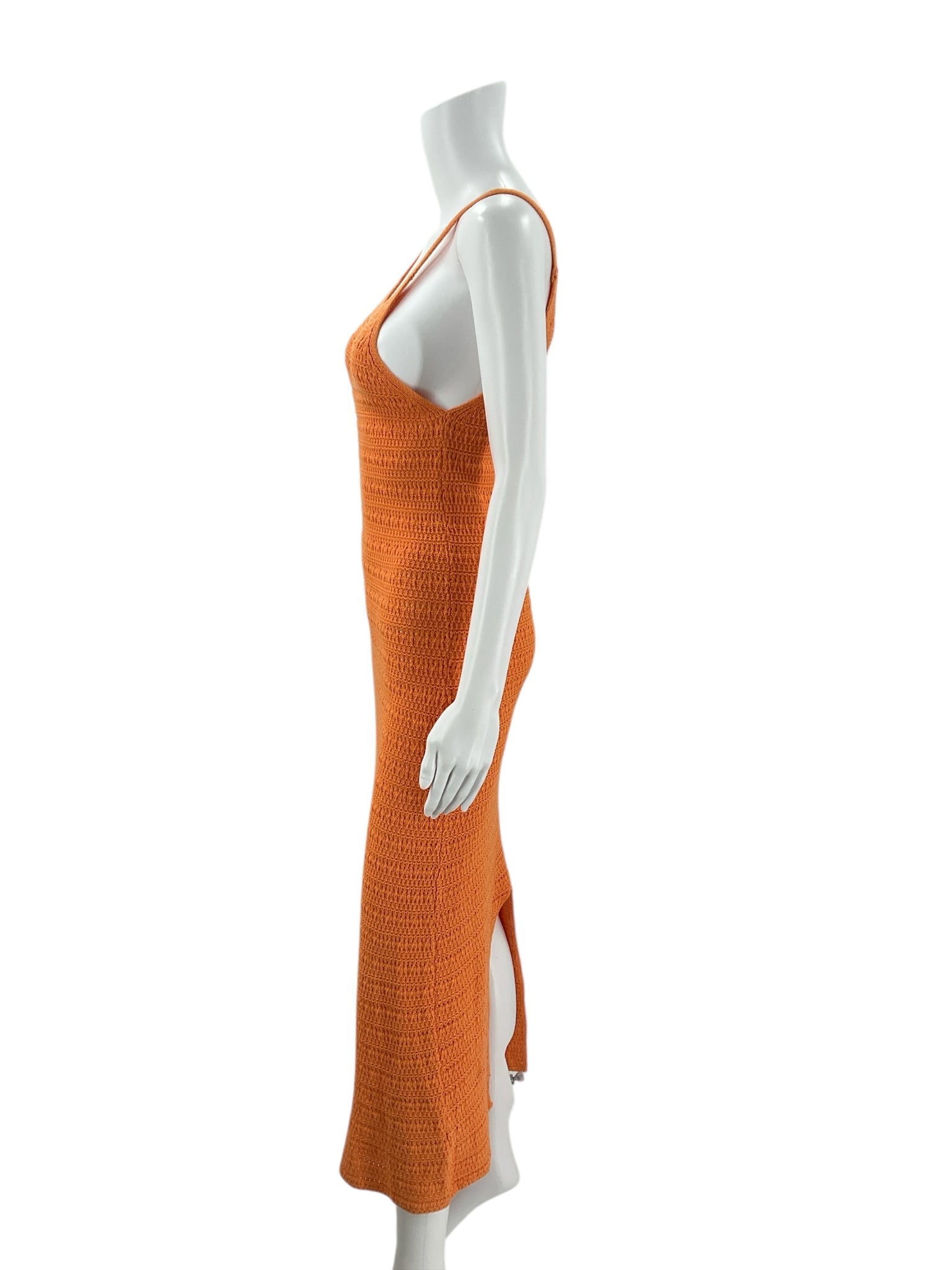 Side profile of Willow & Wind Orange Knit Dress - Size Large showing its slim fit and textured knit pattern for a flattering look.