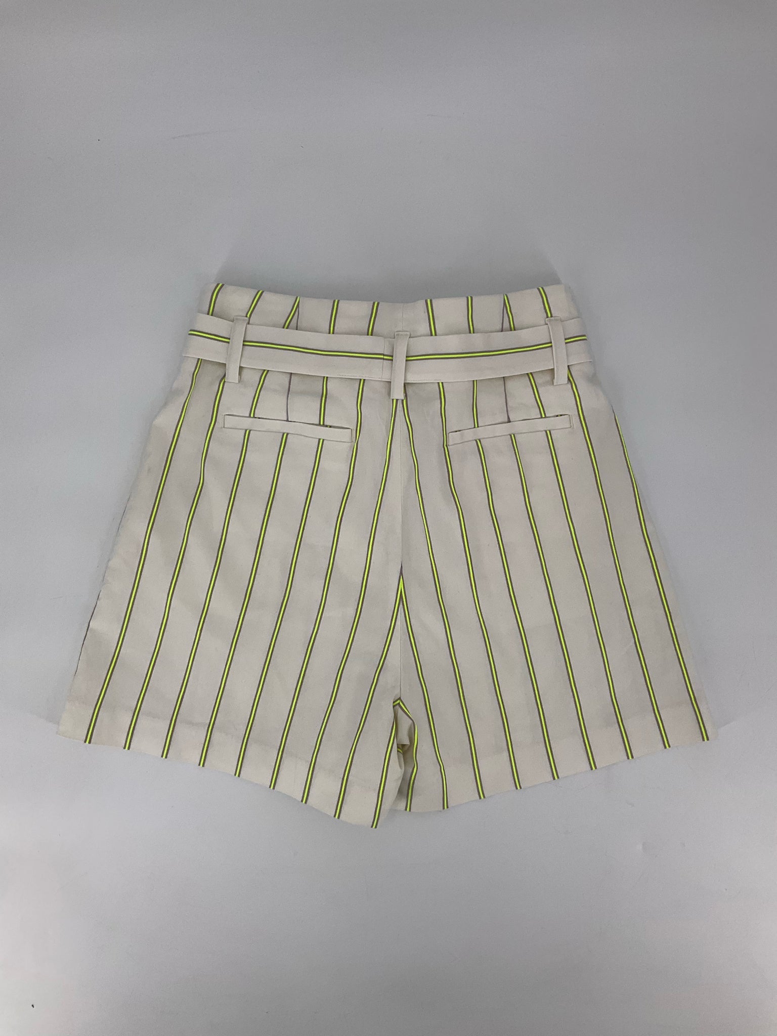 Off white and yellow striped high-rise chino shorts by Banana Republic, classic fit, size 6, perfect for summer casual wear.