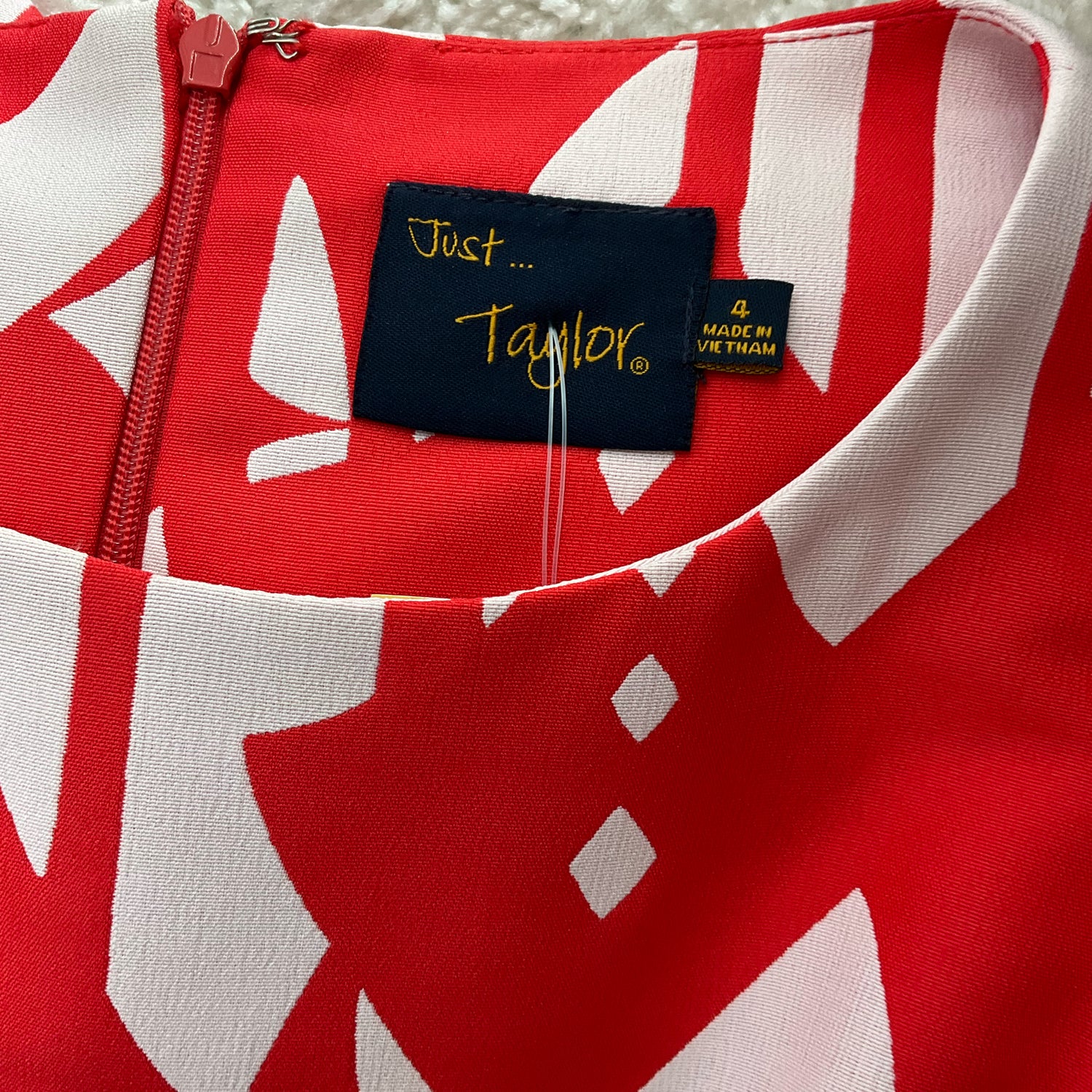Just Taylor Red &amp; White Print Dress – Women’s Size 4 - ONLINE ONLY