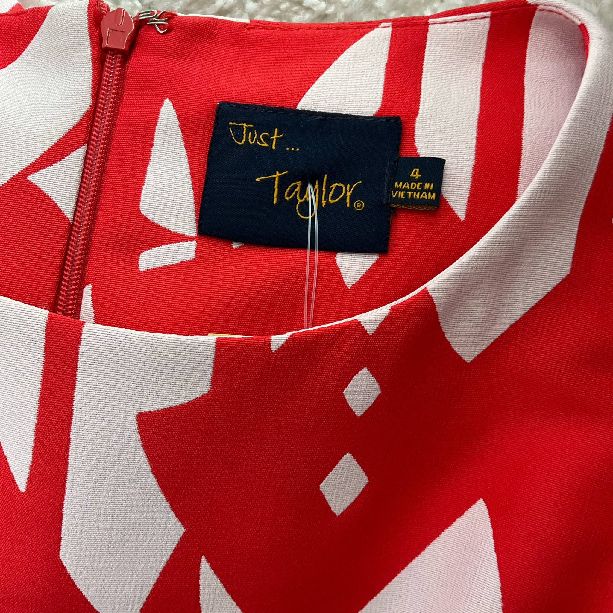 Just Taylor Red &amp; White Print Dress – Women’s Size 4 - ONLINE ONLY