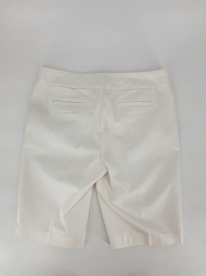 Eci White Solid Pre-Owned Ladies Shorts - Size 6 - Margaret’s Fine Consignment
