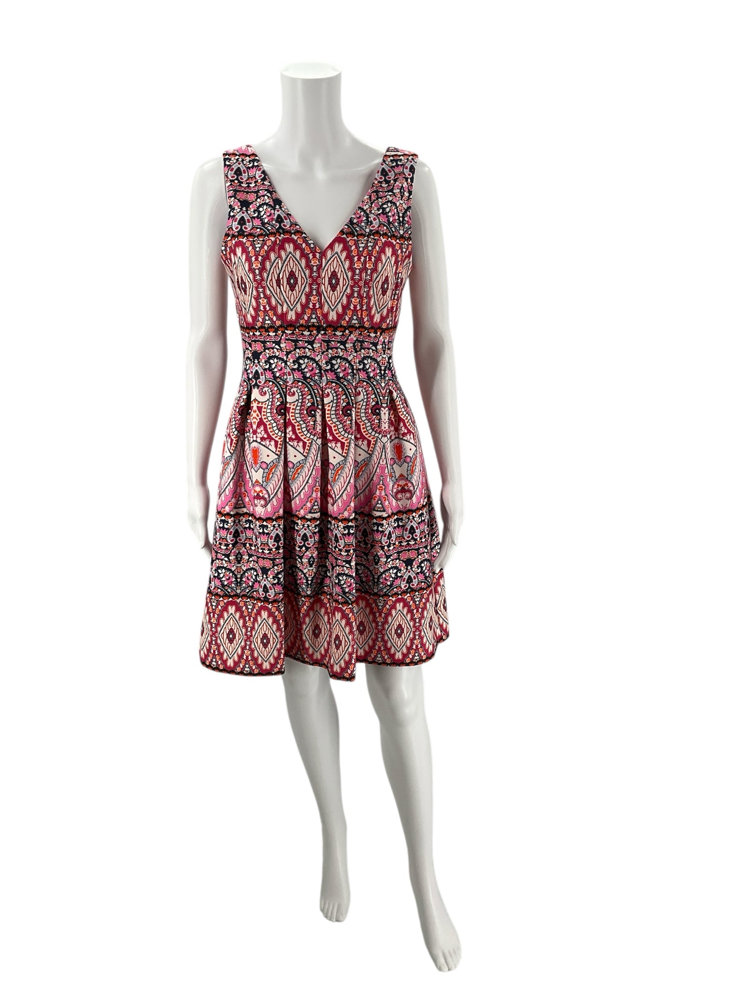 Vince Camuto Pink/Navy/Orange Print Dress - Size 4 with sleeveless V-neck design and flared skirt, ideal for summer fashion. Pre-owned and vibrant.