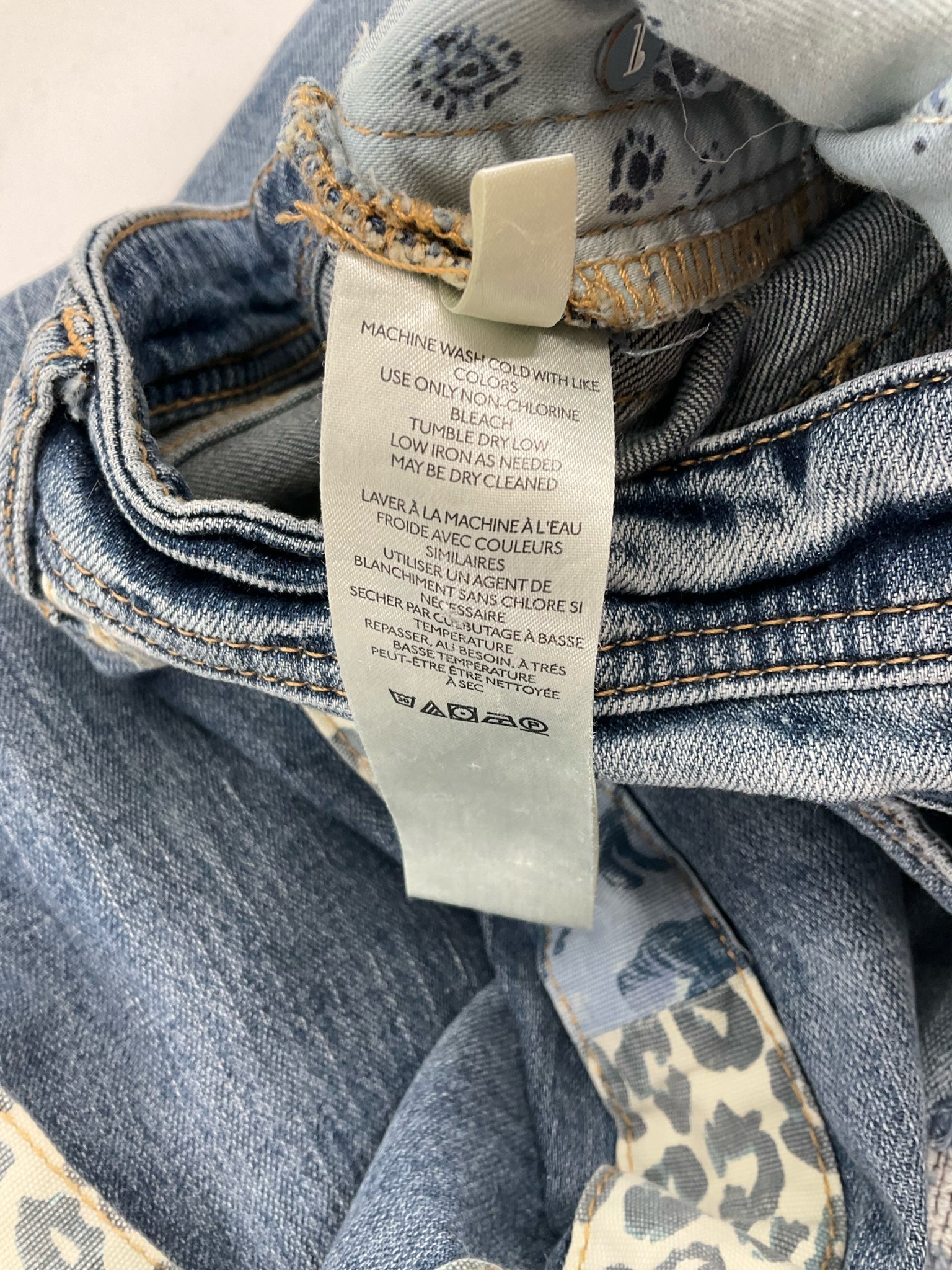 Pilcro - Light Blue Pre-Owned Ladies Jeans- Size 2