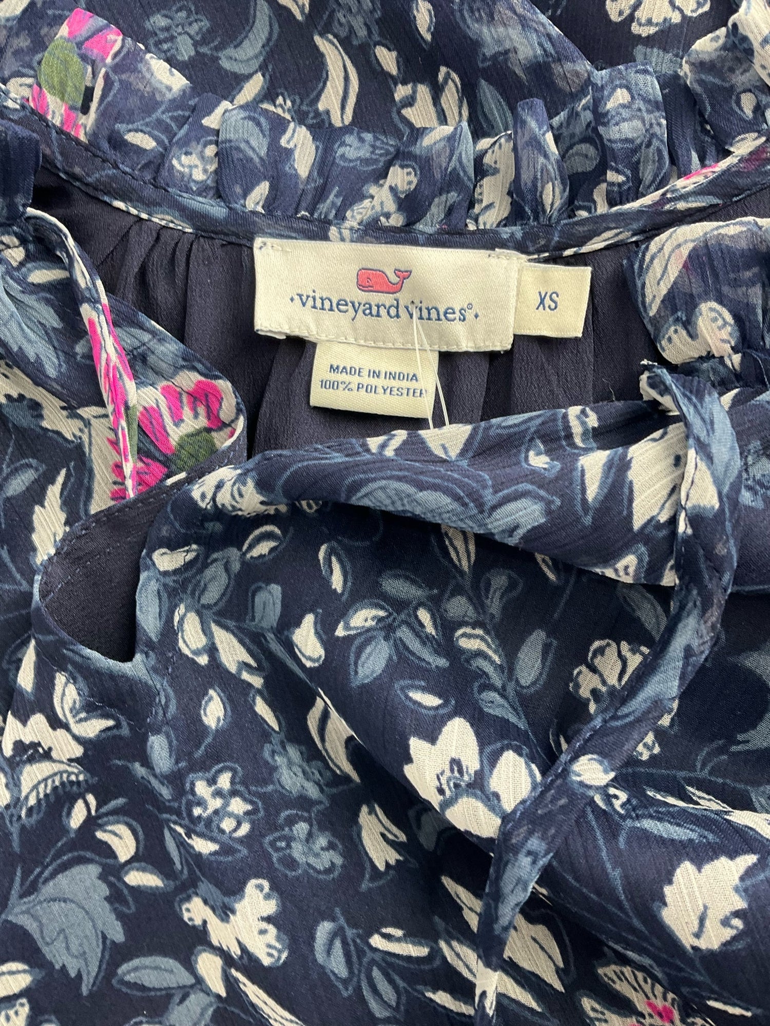 Vineyard Vines - Navy/Pink/White Floral Pre-Owned Casual Top - Size XS