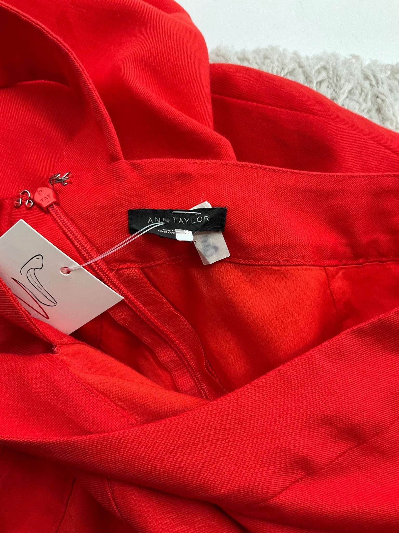 Ann Taylor red solid sleeveless halter dress, size 8, sheath style perfect for cocktail or wedding guest occasions.