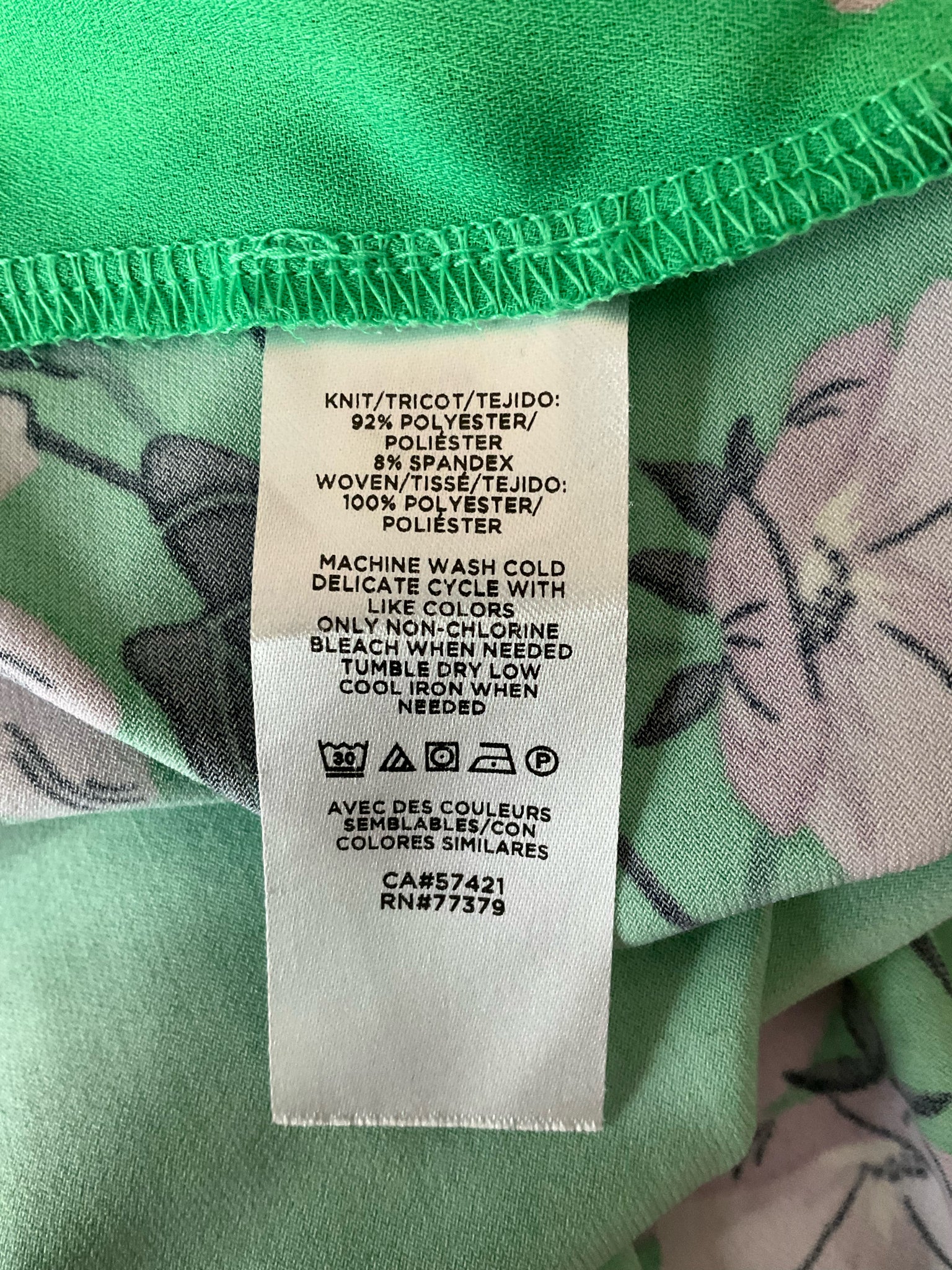 Ann Taylor green/purple Cap Sleeve Green &amp; Purple Floral Flutter Sleeve Blouse Top Size Large - Size L