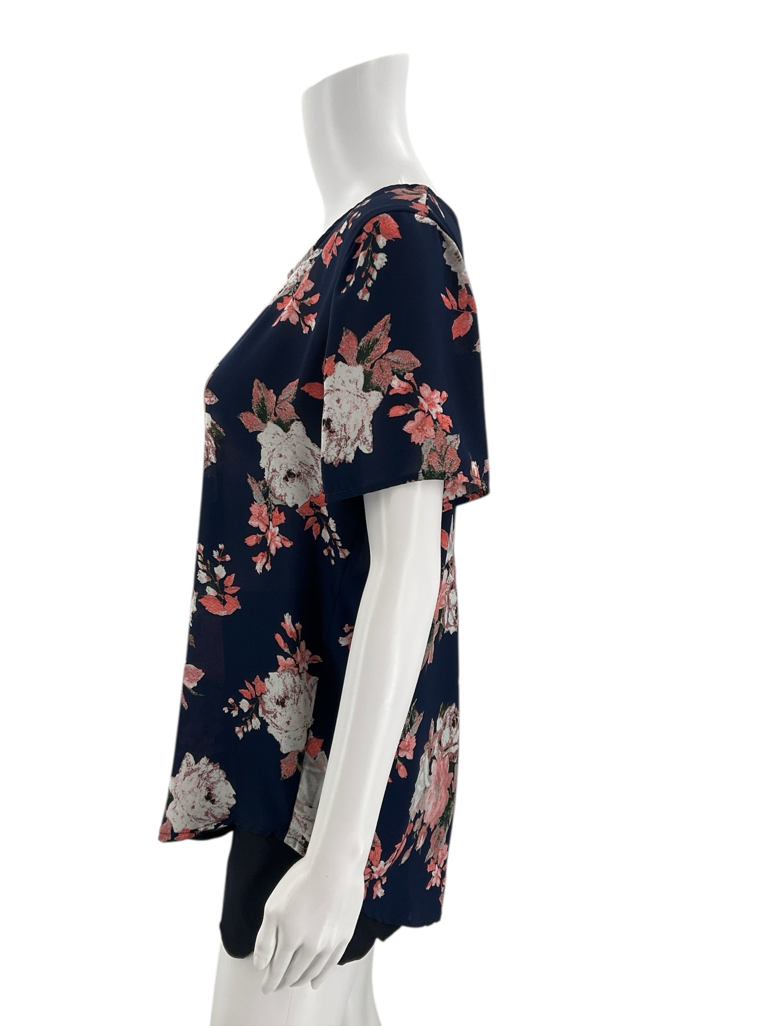 Chelsea &amp; Theodore Navy/Multi Floral Pre-Owned Ladies Top - Size Medium - Margaret’s Fine Consignment