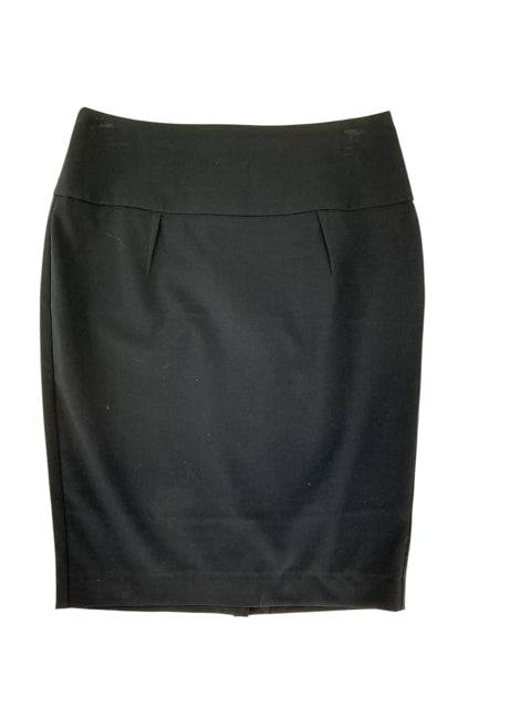 Venus Skirt Size 6 - Margaret’s Fine Consignment