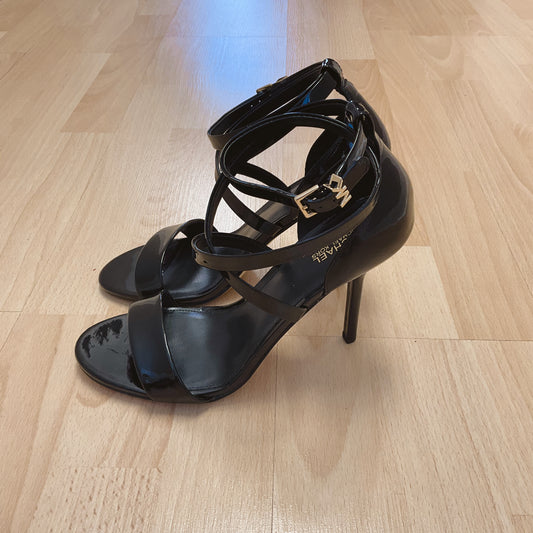 MK Size 7.5 Black patent Pre-Owned Ladies Heel